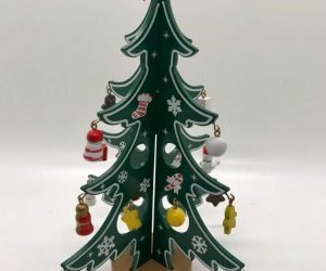 Adorno navideño para mesa arbolito verde con figuras